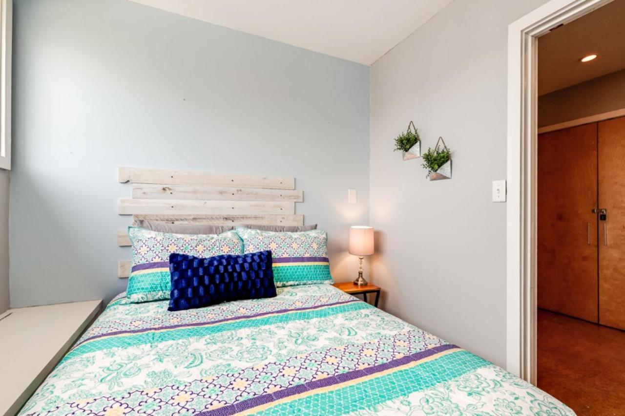 Walk Score 90!!-Historic Downtown District-2 Blocks To Famous Forsyth Park- Huge Private Patio-Private Parking Savannah Zewnętrze zdjęcie