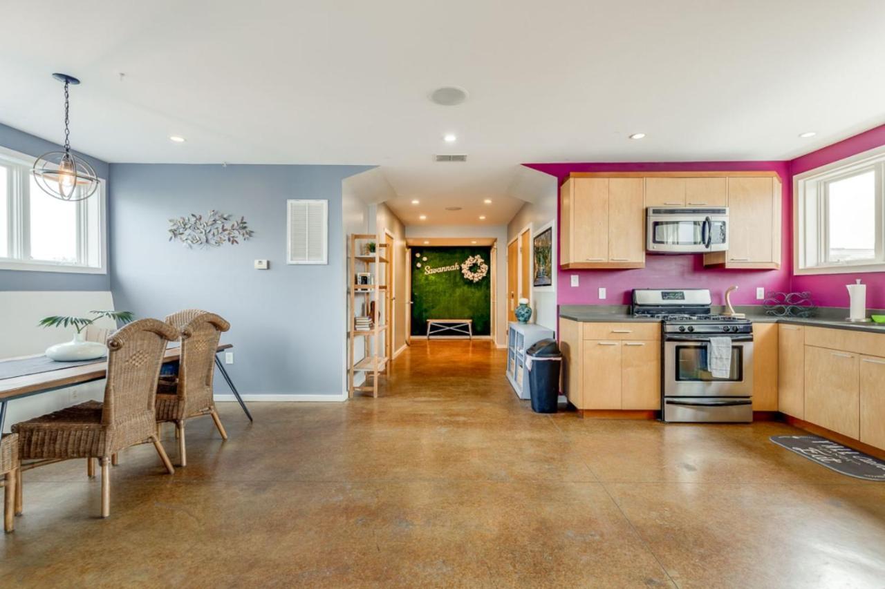 Walk Score 90!!-Historic Downtown District-2 Blocks To Famous Forsyth Park- Huge Private Patio-Private Parking Savannah Zewnętrze zdjęcie