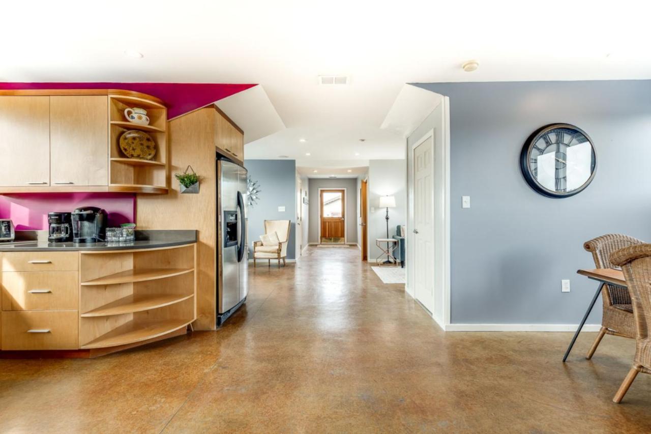 Walk Score 90!!-Historic Downtown District-2 Blocks To Famous Forsyth Park- Huge Private Patio-Private Parking Savannah Zewnętrze zdjęcie